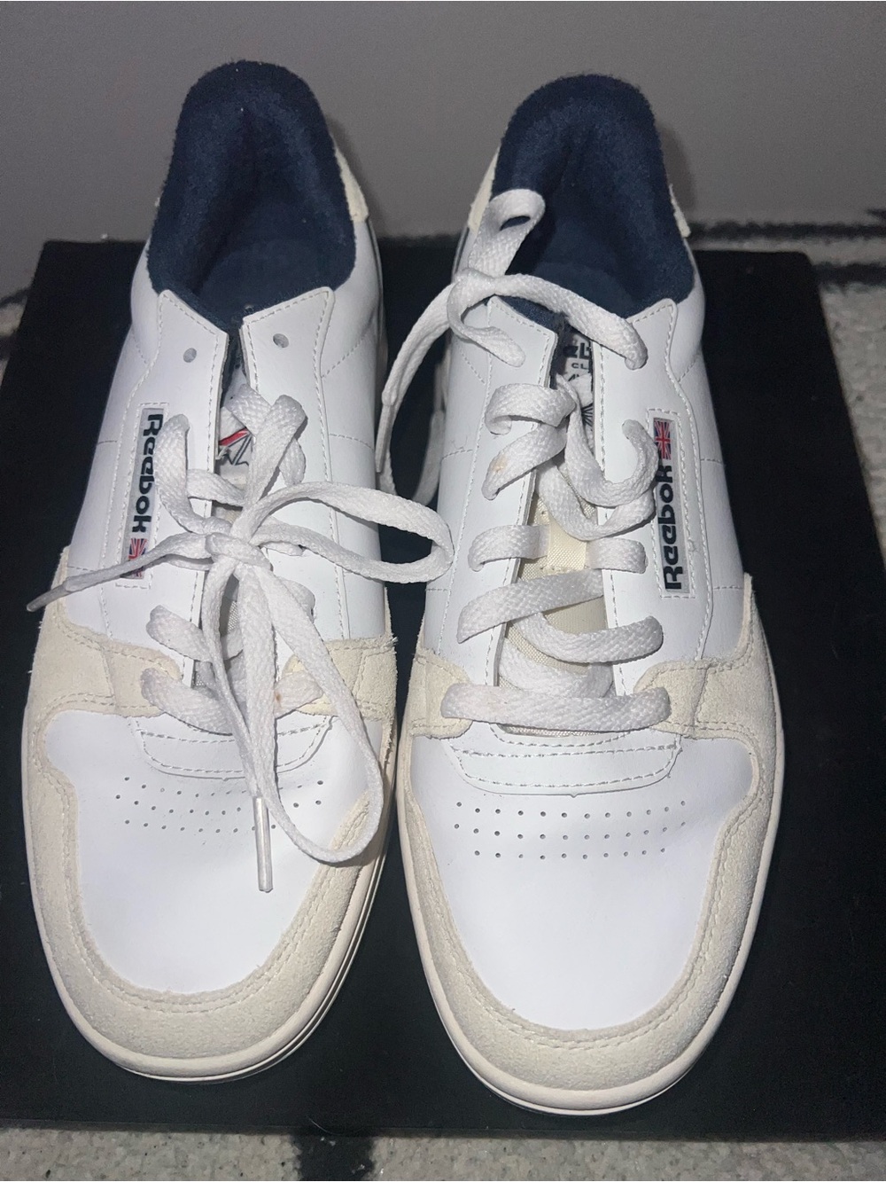 Reebok Men’s White and Navy Low-Top Sneakers